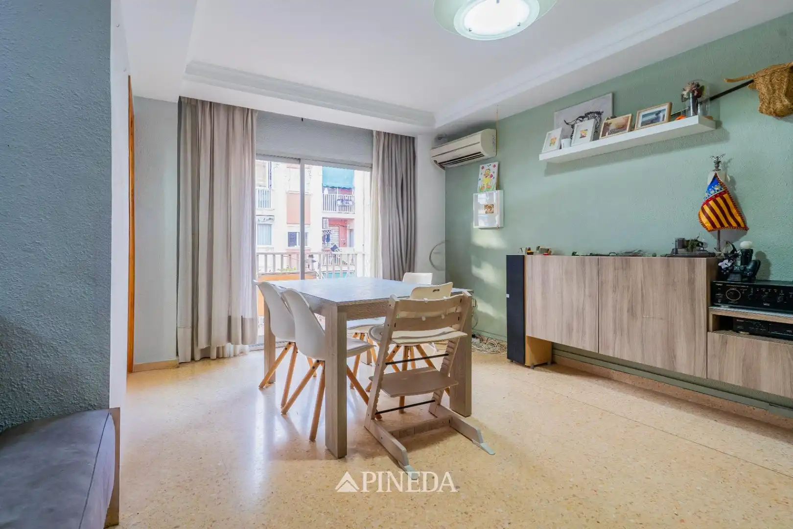 Comedor de Piso en venta en  Valencia Capital con Balcón