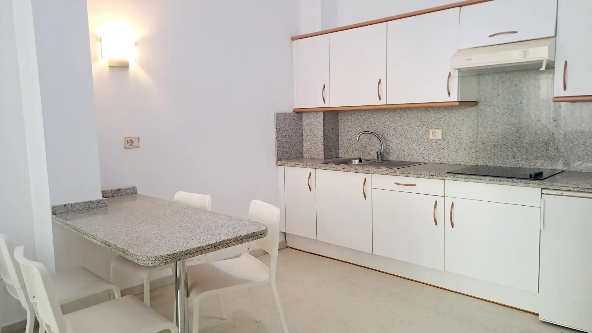 Cocina de Apartamento de alquiler en Las Palmas de Gran Canaria con Amueblado, Lavadora y Balcón