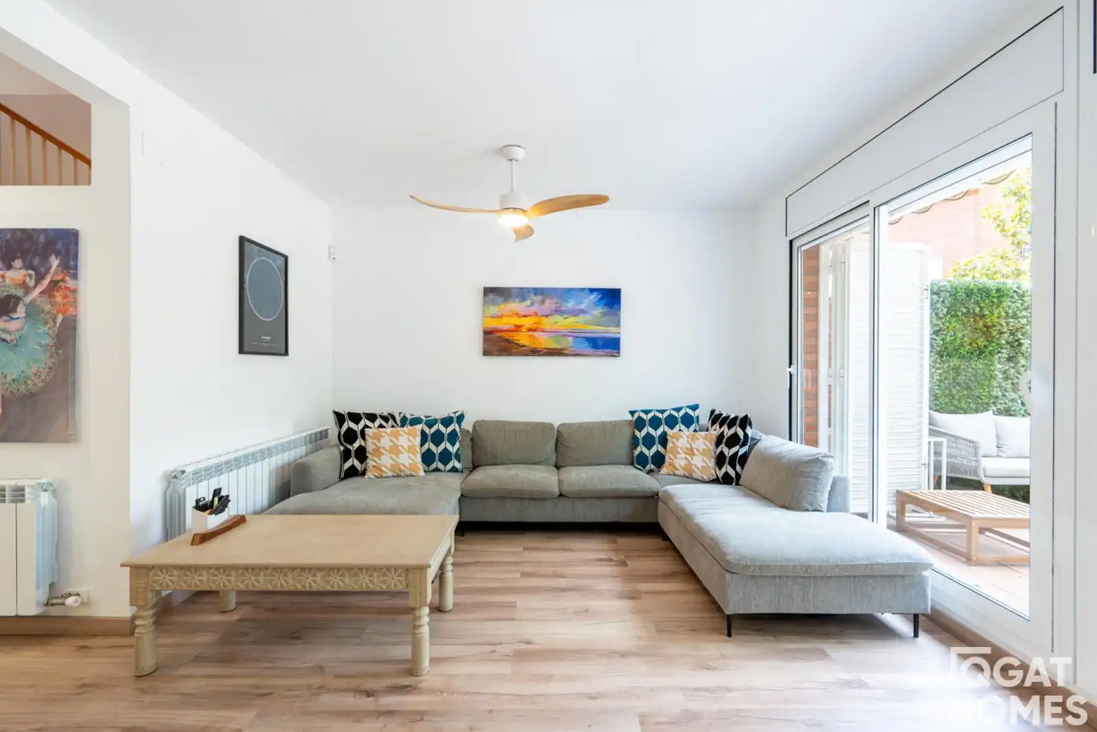 Sala de estar de Casa adosada en venta en Sant Cugat del Vallès con Aire acondicionado, Calefacción y Trastero