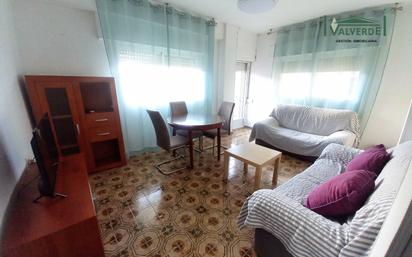 Living room of Flat to rent in  Granada Capital  with Balcony