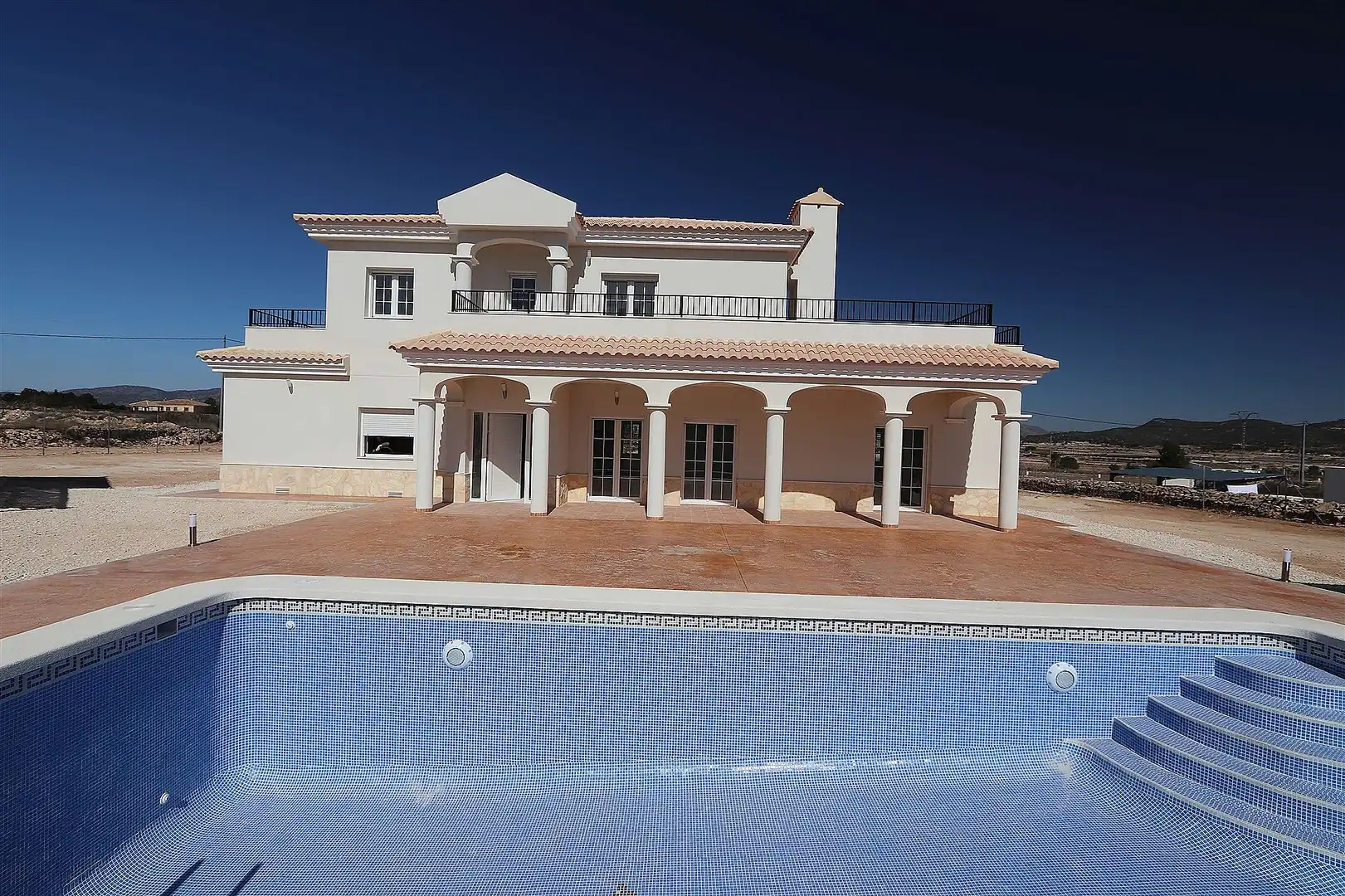 Chalet en venta en El Pinós / Pinoso, imagen 2