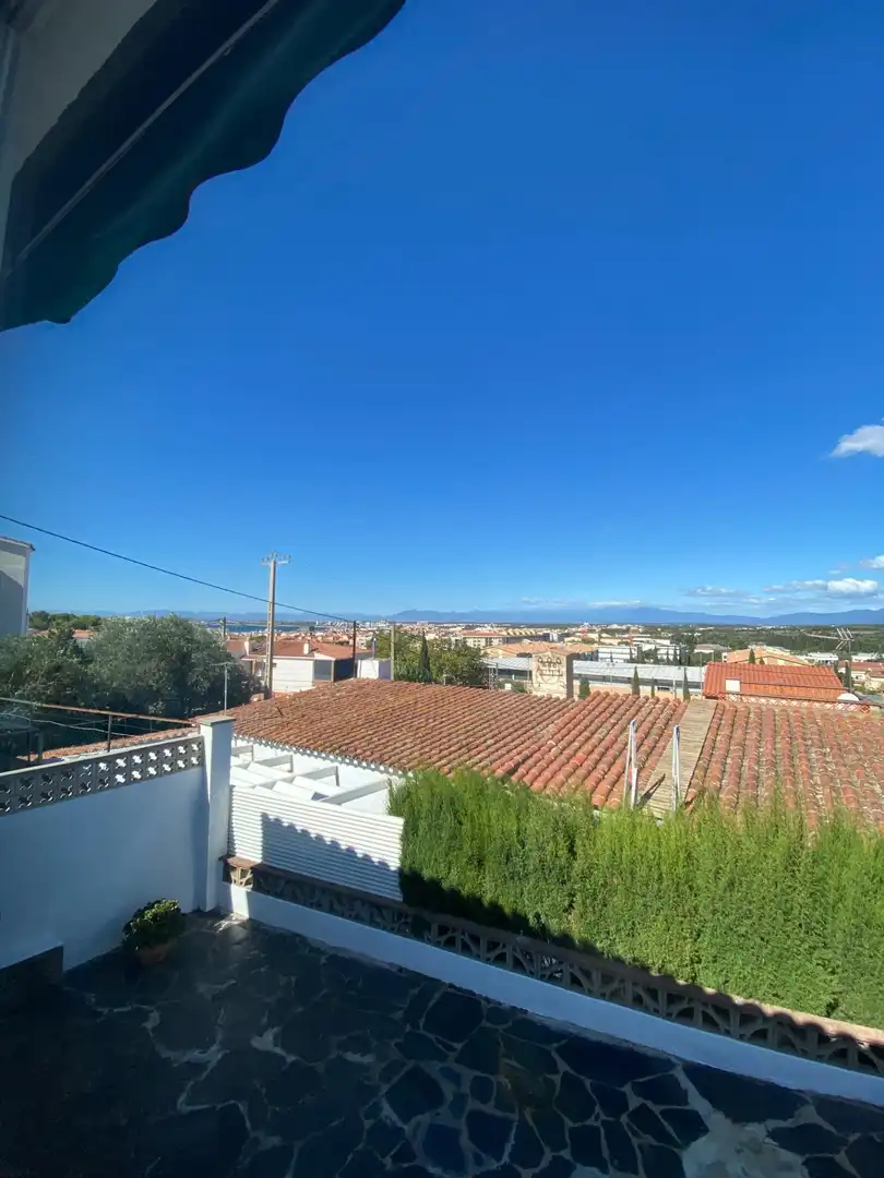 Vista exterior de Casa o xalet en venda en Roses amb Aire condicionat, Calefacció i Jardí privat