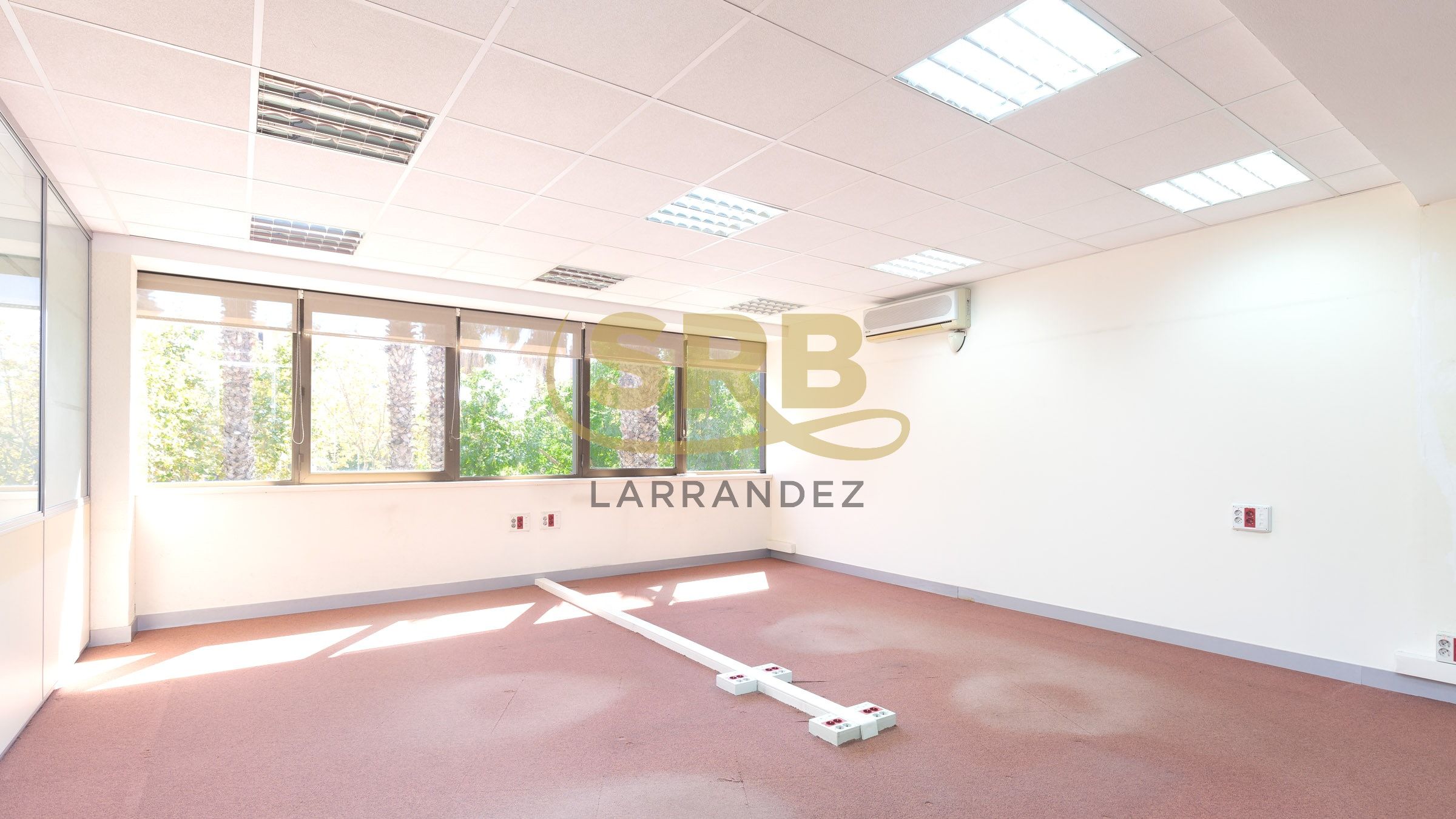 Office to rent in  Barcelona Capital  with Air Conditioner and Heating