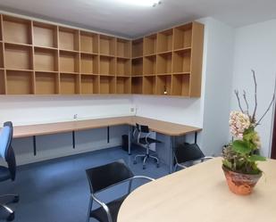Oficina de lloguer en  Pamplona / Iruña amb Moblat