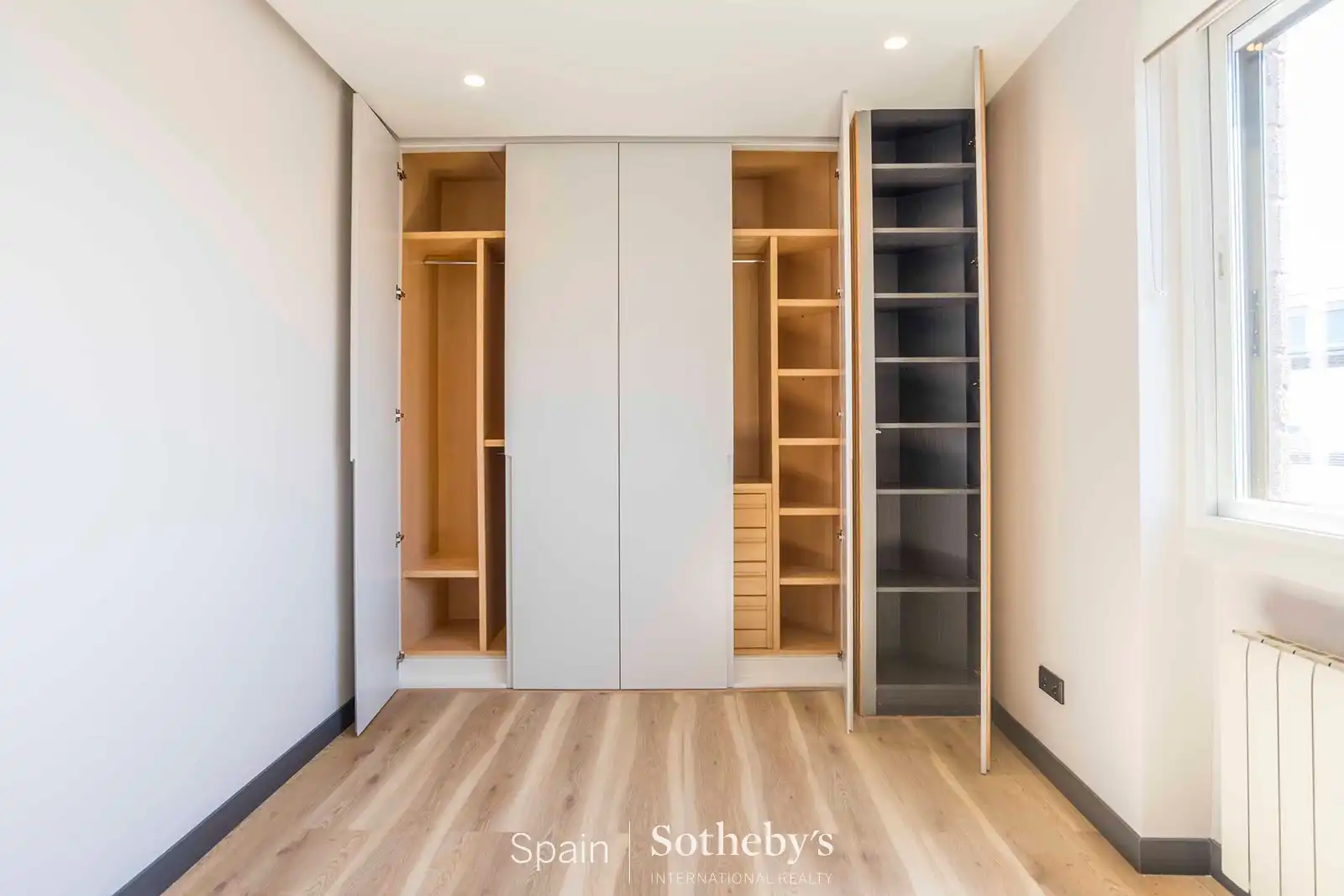 Habitación de Apartamento en venta en Madrid con Aire acondicionado, Calefacción y Piscina