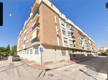 Baixos amb ascensor en venda a Calle Alborada 2