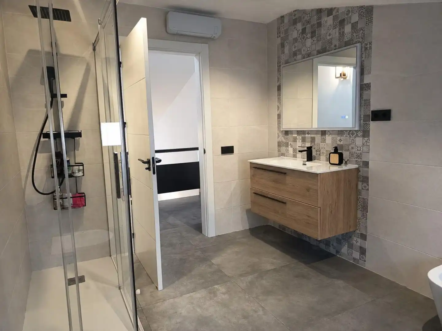 Baño de Casa o chalet en venta en Els Pallaresos con Aire acondicionado, Calefacción y Terraza