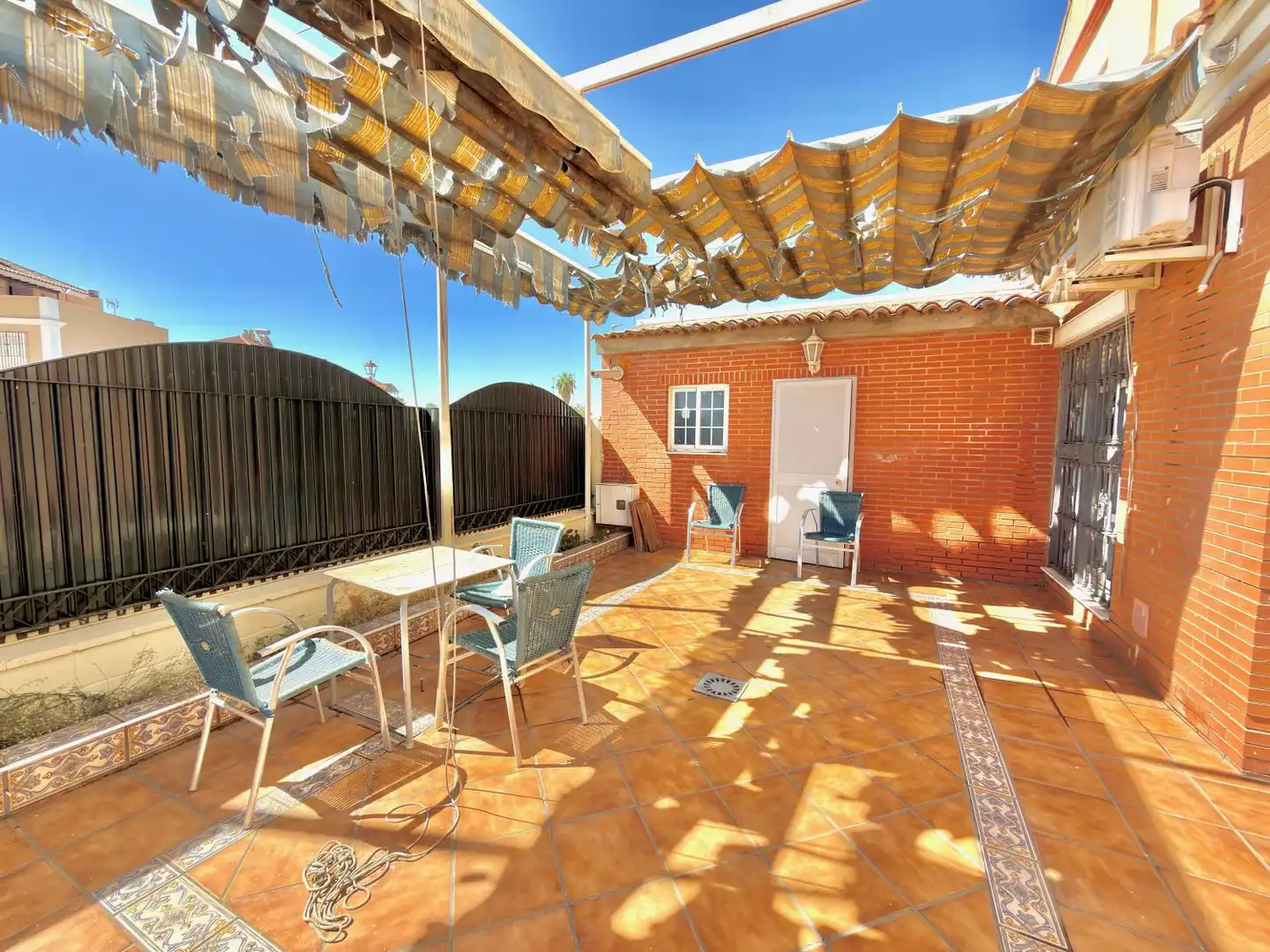 Terrace of Houses for sale in Gines, Sevilla