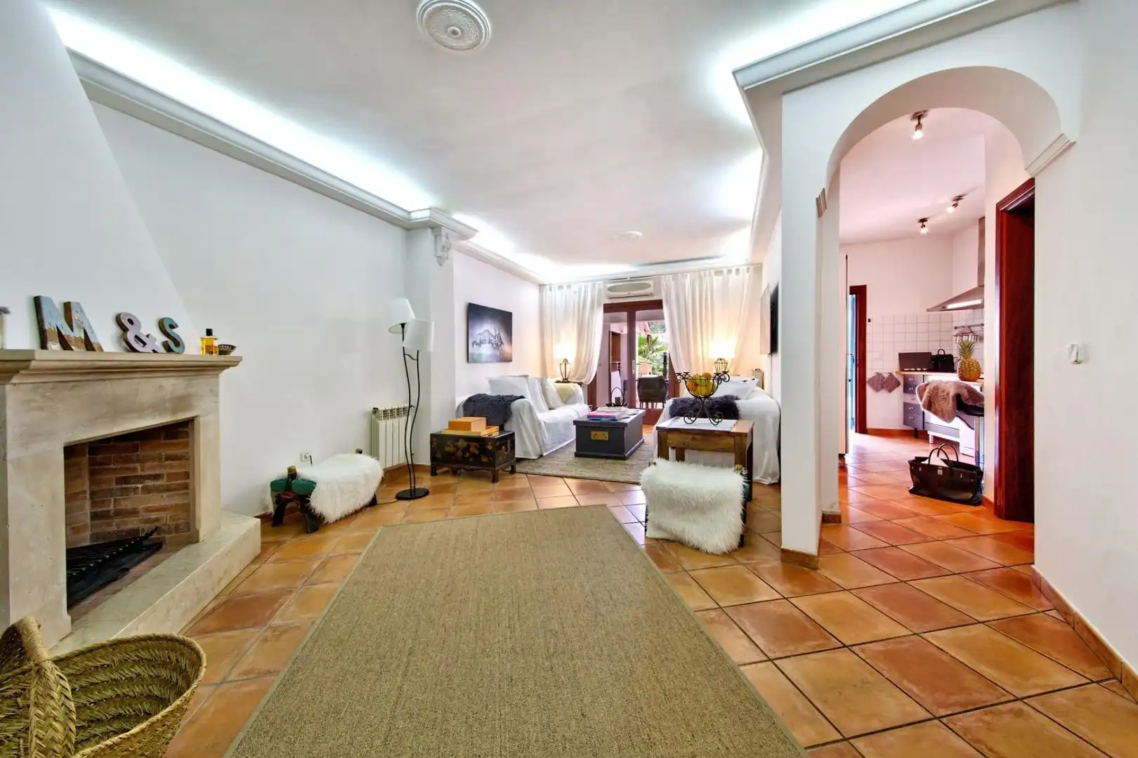 Sala de estar de Casa adosada de alquiler en Andratx con Aire acondicionado, Jardín privado y Terraza