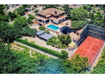 Casa con piscina in vendita a Calle URGELL s/n