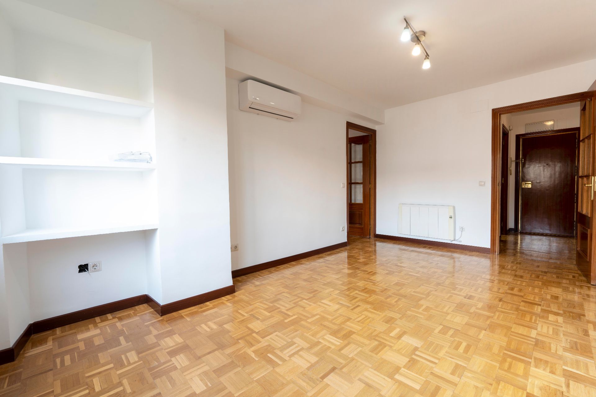 Habitación de Piso de alquiler en  Madrid Capital con Aire acondicionado, Calefacción y Parquet