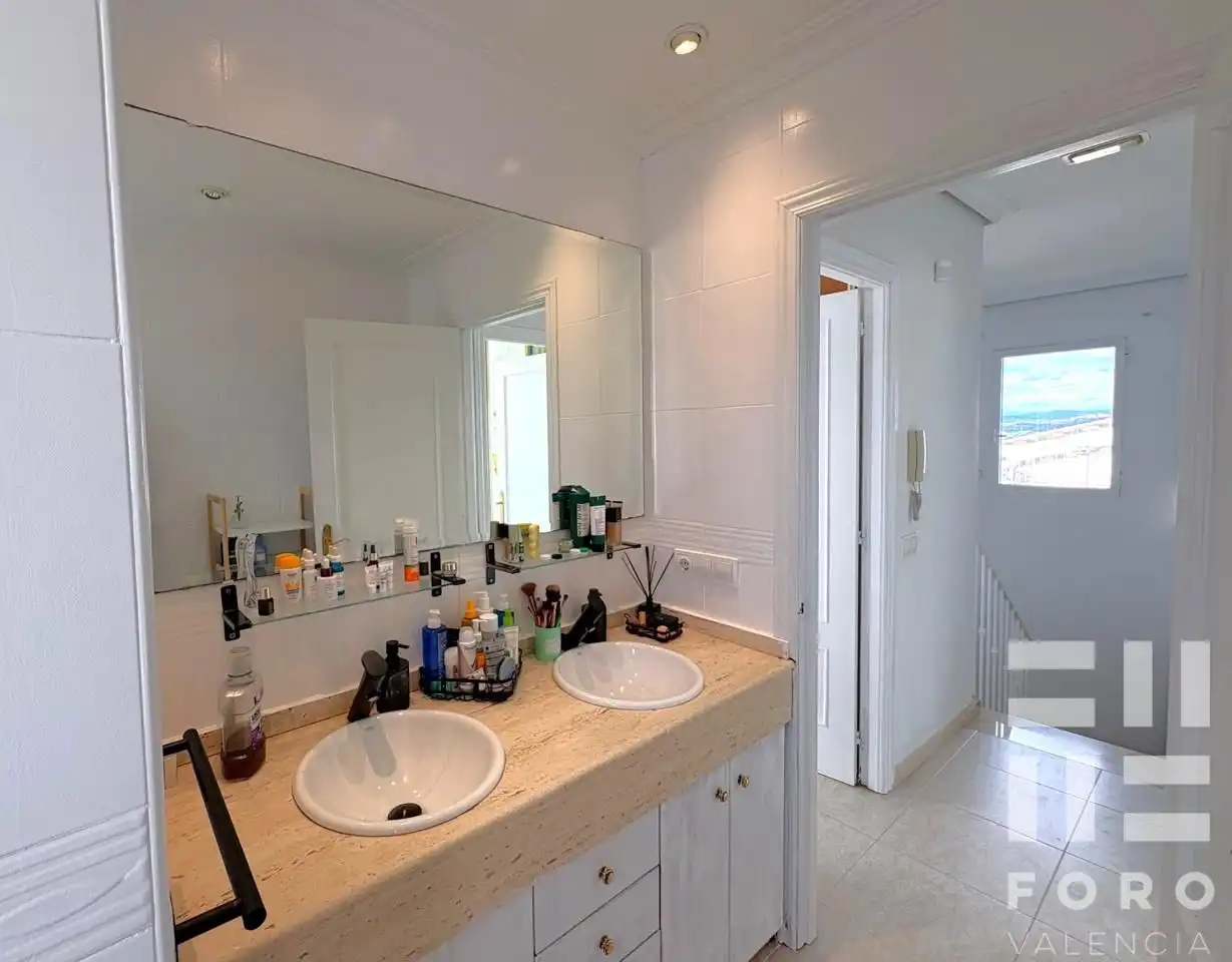 Baño de Casa o chalet en venta en L'Eliana con Aire acondicionado, Jardín privado y Terraza