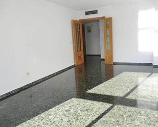 Flat to rent in  Valencia Capital  with Air Conditioner and Balcony