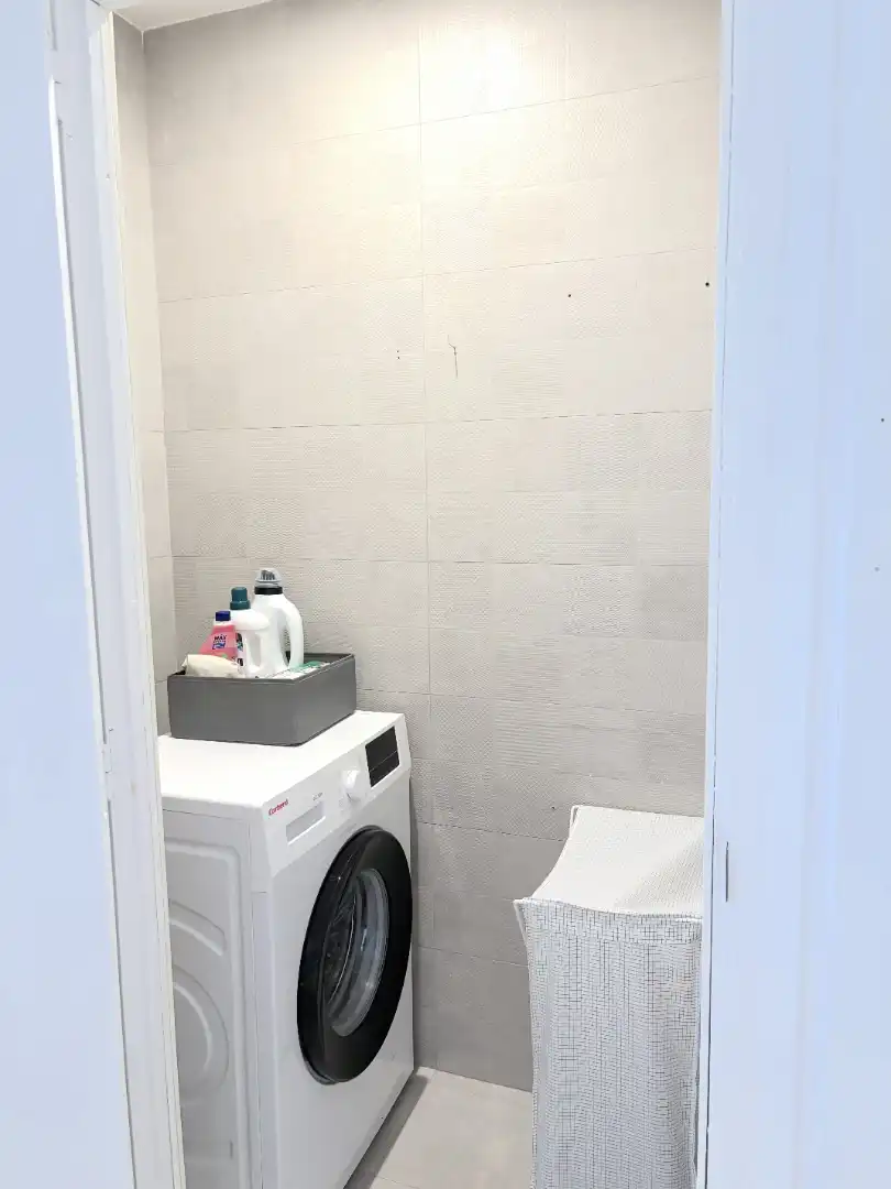 Bany de Pis en venda en Barcelona amb Forn i Balcó