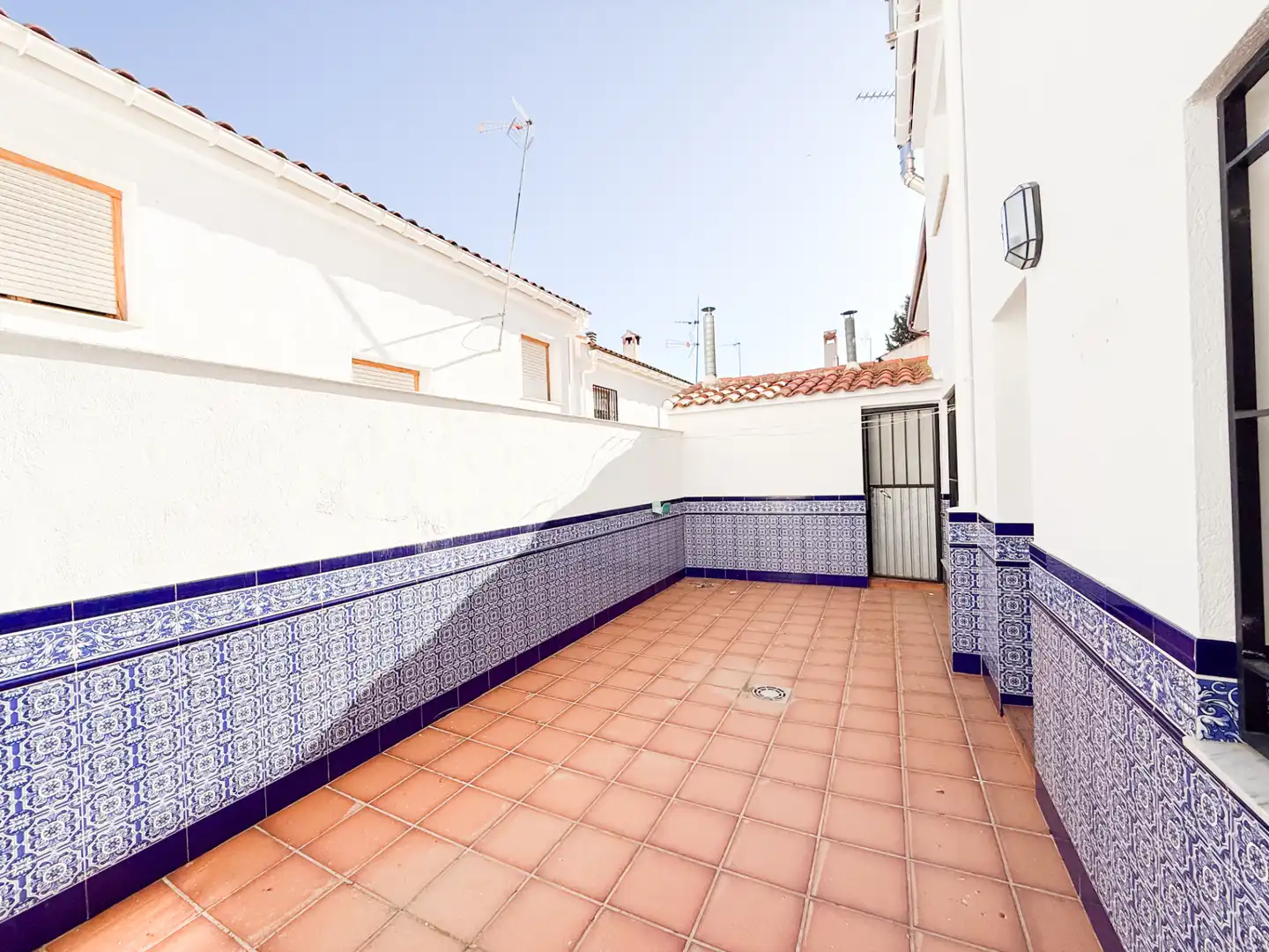Terrasse von Einfamilien-Reihenhaus zum Verkauf in Baza mit Klimaanlage, Heizung und Terrasse