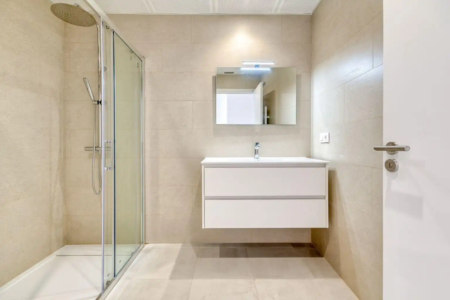 Bathroom of Ground floor for sale in Figueres  with Private garden, Terrace and Storage room