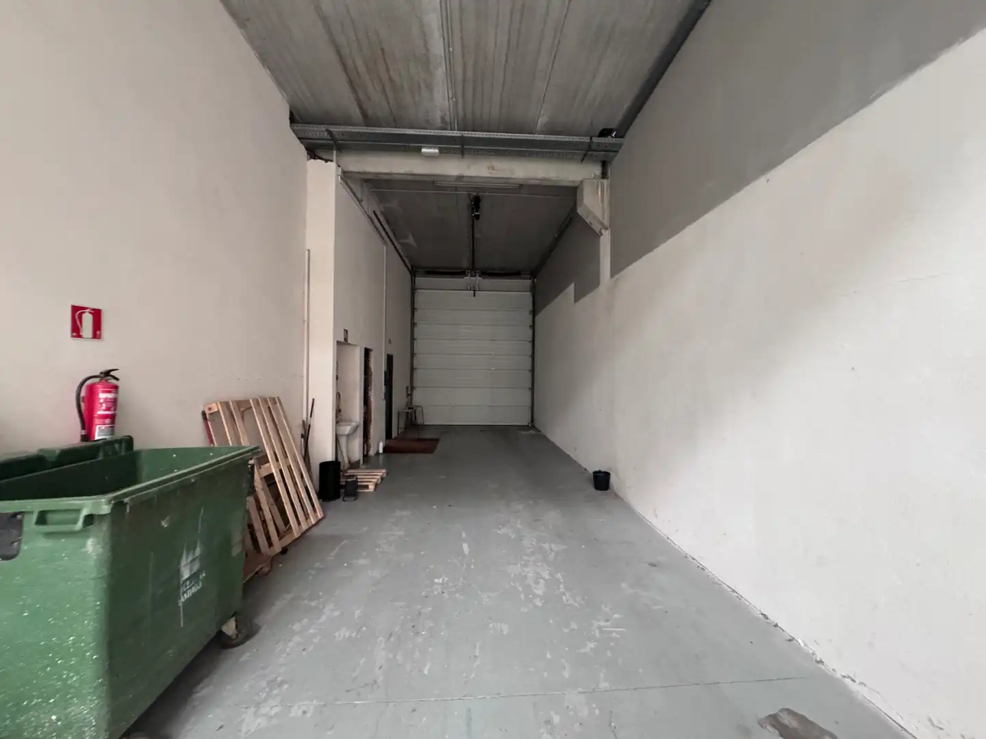 Fabrikhallen zur Miete in Santiago de Compostela  mit Alarm