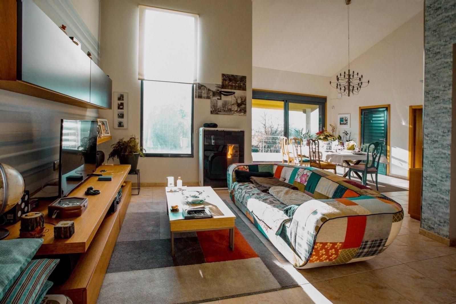 Sala d'estar de Casa o xalet en venda en Pontevedra Capital  amb Calefacció