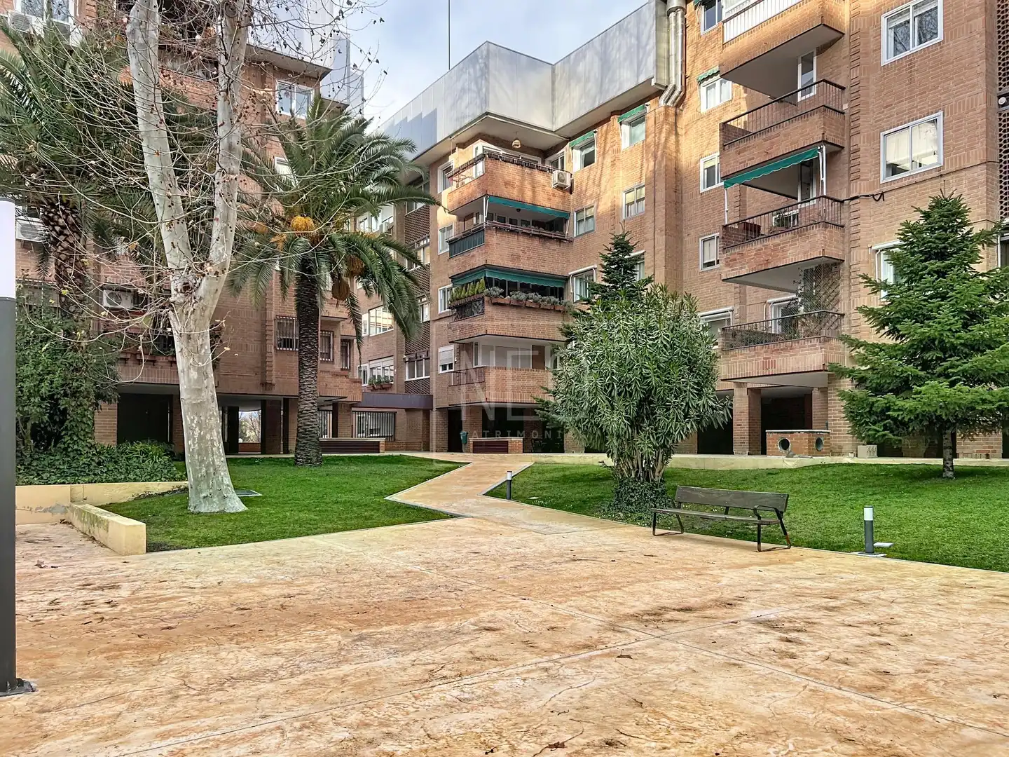 Vista exterior de Piso en venta en Madrid con Calefacción, Parquet y Terraza