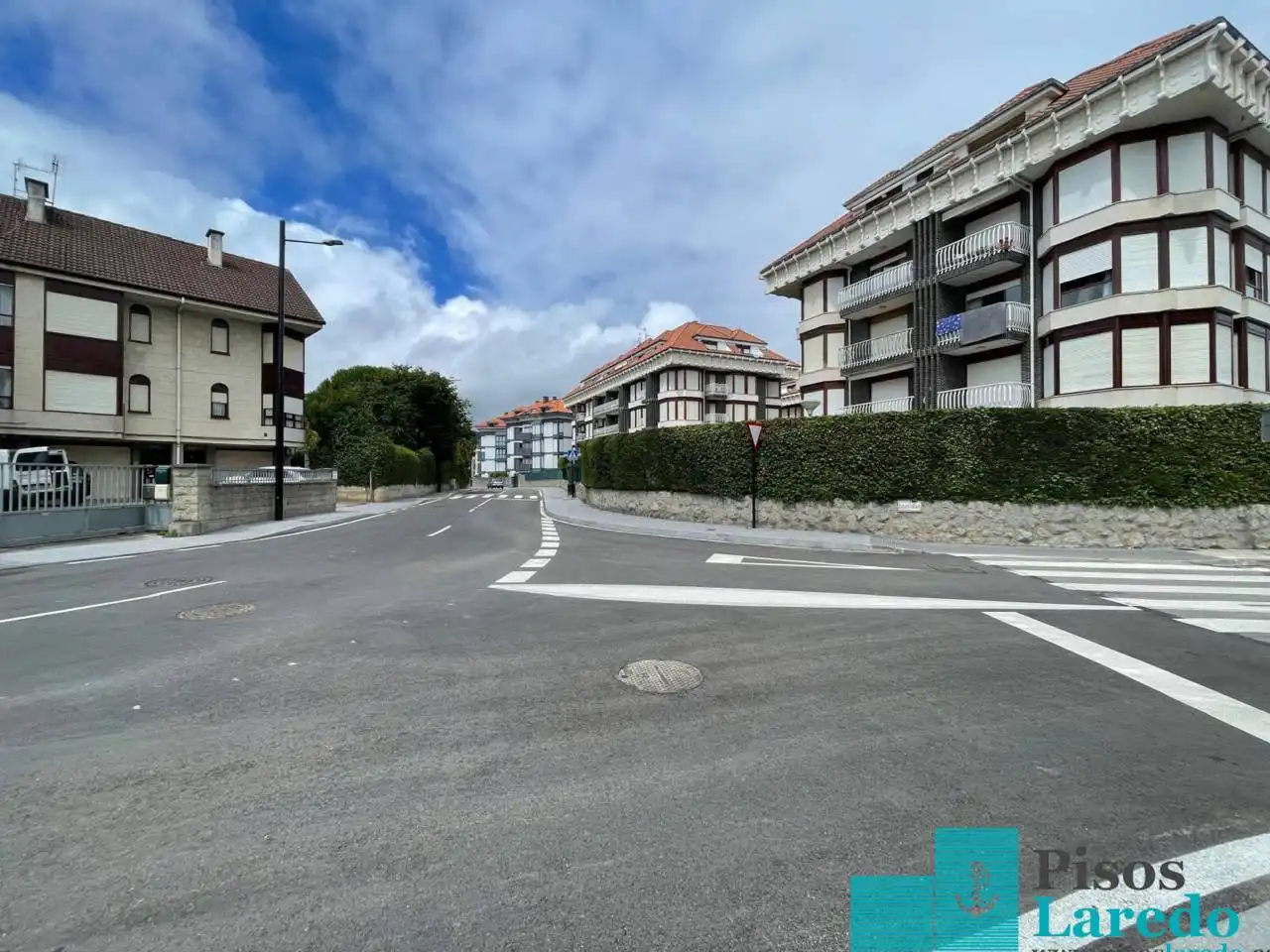 Vista exterior de Dúplex en venda en Noja amb Aire condicionat, Calefacció i Terrassa