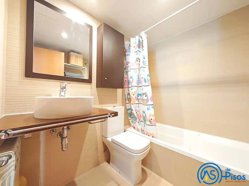 Baño de Piso de alquiler en Cadrete con Calefacción, Jardín privado y Parquet