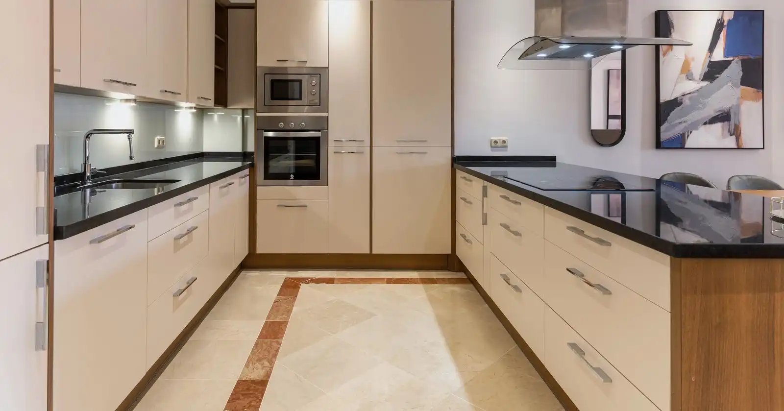 Apartamento con piscina en venta en Estepona Pueblo, imagen 8