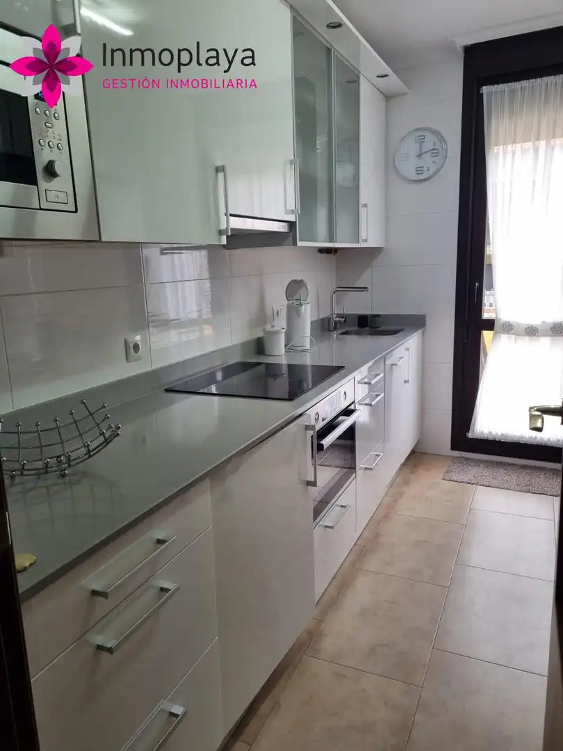 Cocina de Planta baja de alquiler en Noja con Calefacción, Terraza y Amueblado