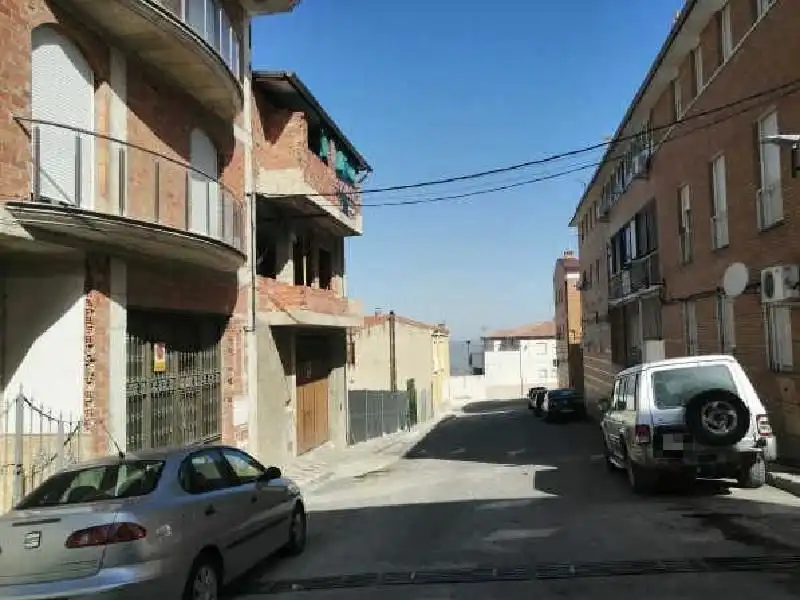 Vista exterior de Edifici en venda en Villacarrillo
