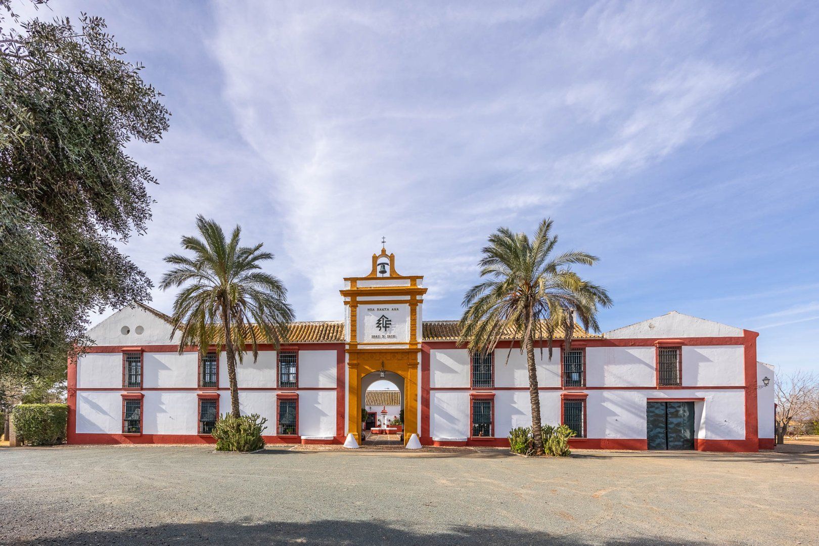 Exterior view of Country house for sale in Carmona  with Air Conditioner, Terrace and Storage room