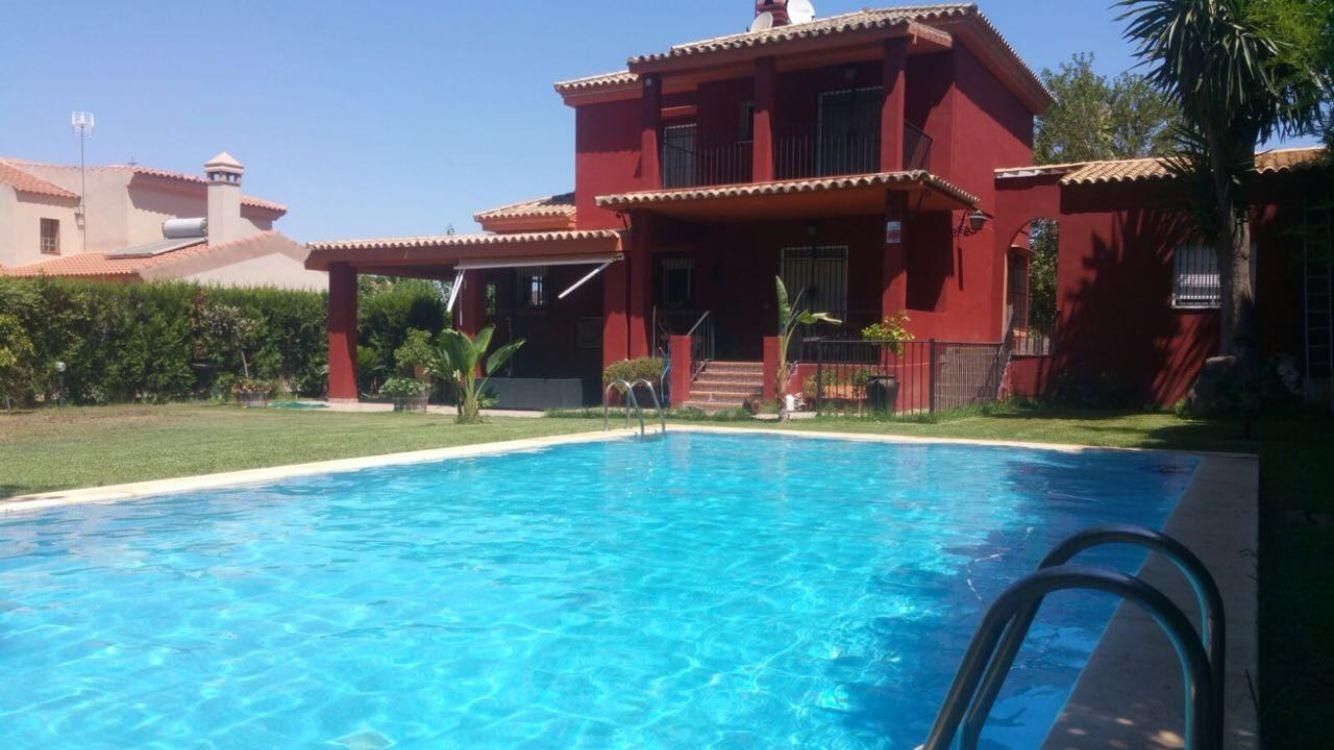Swimming pool of House or chalet for sale in Mairena del Aljarafe  with Private garden, Terrace and Swimming Pool