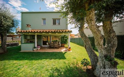 Jardí de Casa o xalet en venda en Mont-ras amb Aire condicionat, Calefacció i Terrassa