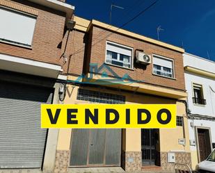 Vista exterior de Casa o xalet en venda en Talavera de la Reina amb Aire condicionat, Calefacció i Terrassa