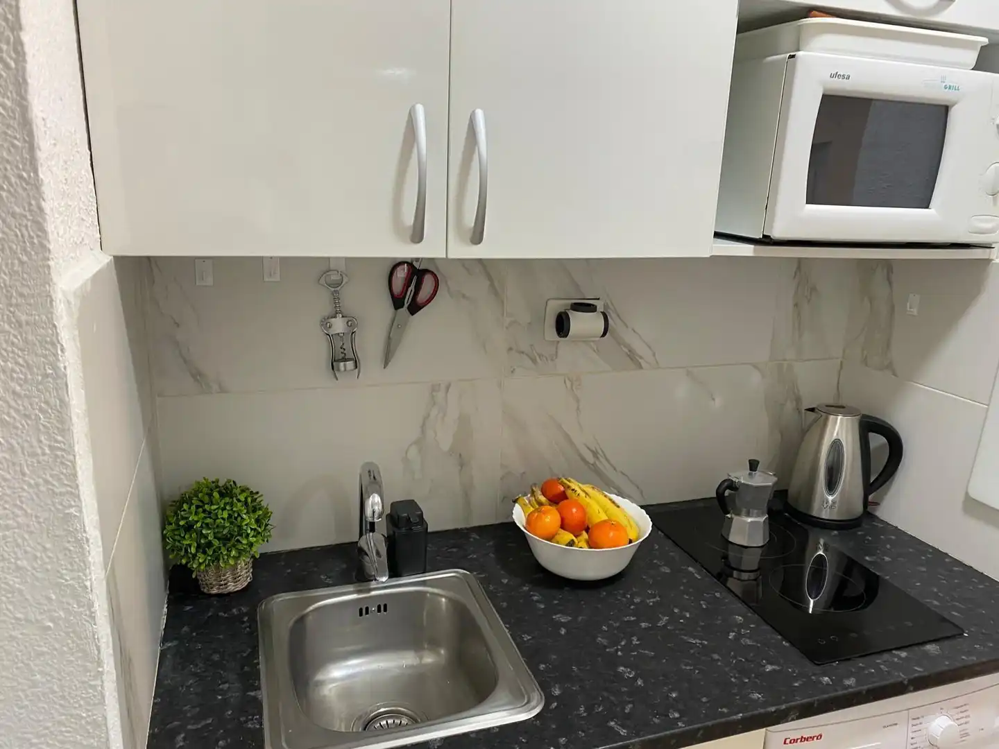 Cuina de Estudi de lloguer en Arona amb Jardí privat, Terrassa i Moblat