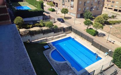 Swimming pool of Flat for sale in Salamanca Capital