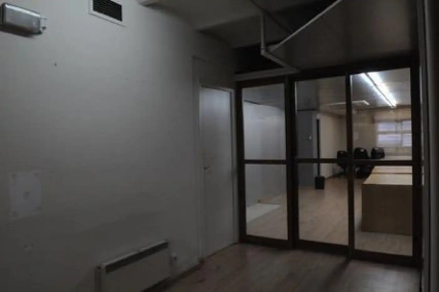 Local comercial en alquiler en Carrer de la Indústria