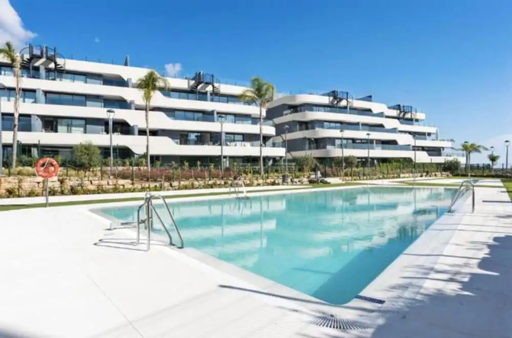 Vista exterior de Apartament de lloguer en Estepona amb Aire condicionat, Terrassa i Traster