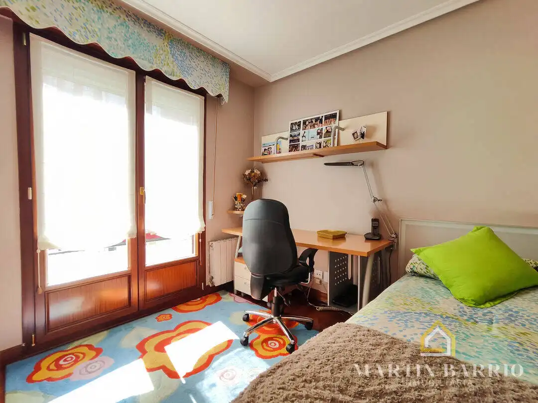 Schlafzimmer von Wohnung zum Verkauf in Muskiz mit Heizung, Privatgarten und Terrasse