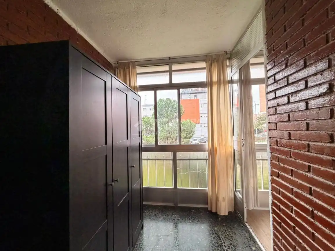 Dormitori de Pis en venda en Madrid amb Calefacció, Parquet i Terrassa