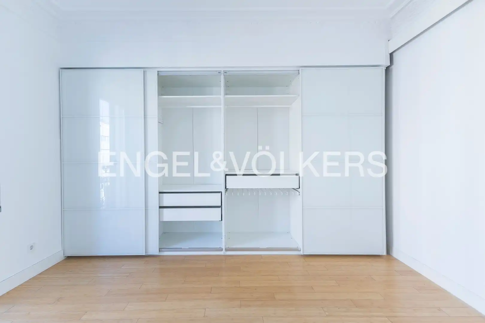 Schlafzimmer von Wohnung zur Miete in Madrid mit Klimaanlage, Heizung und Parkett