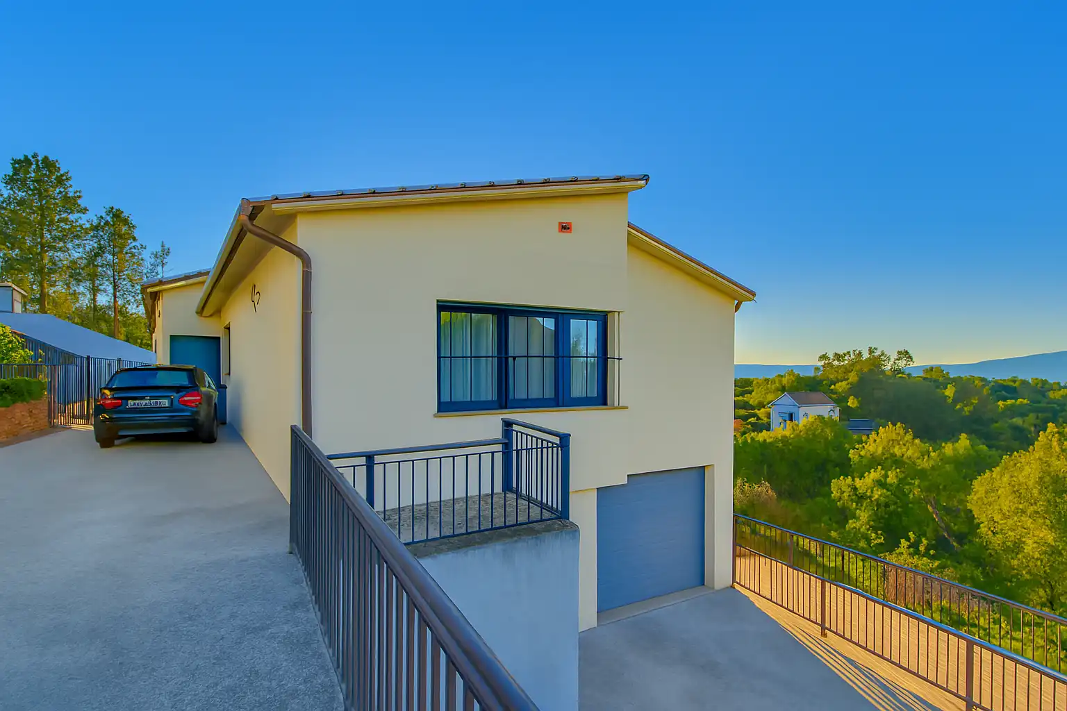 Vista exterior de Casa o xalet en venda en Lloret de Mar amb Calefacció, Jardí privat i Terrassa