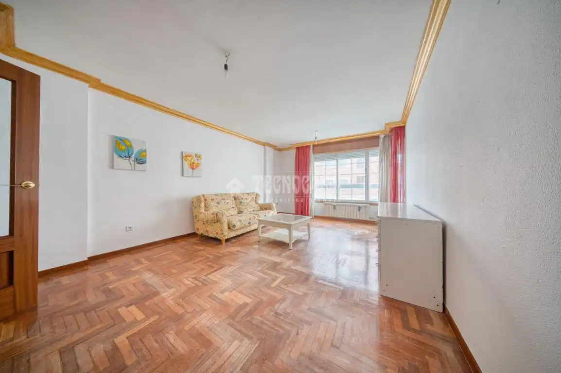 Sala de estar de Piso en venta en Laguna de Duero con Calefacción y Terraza