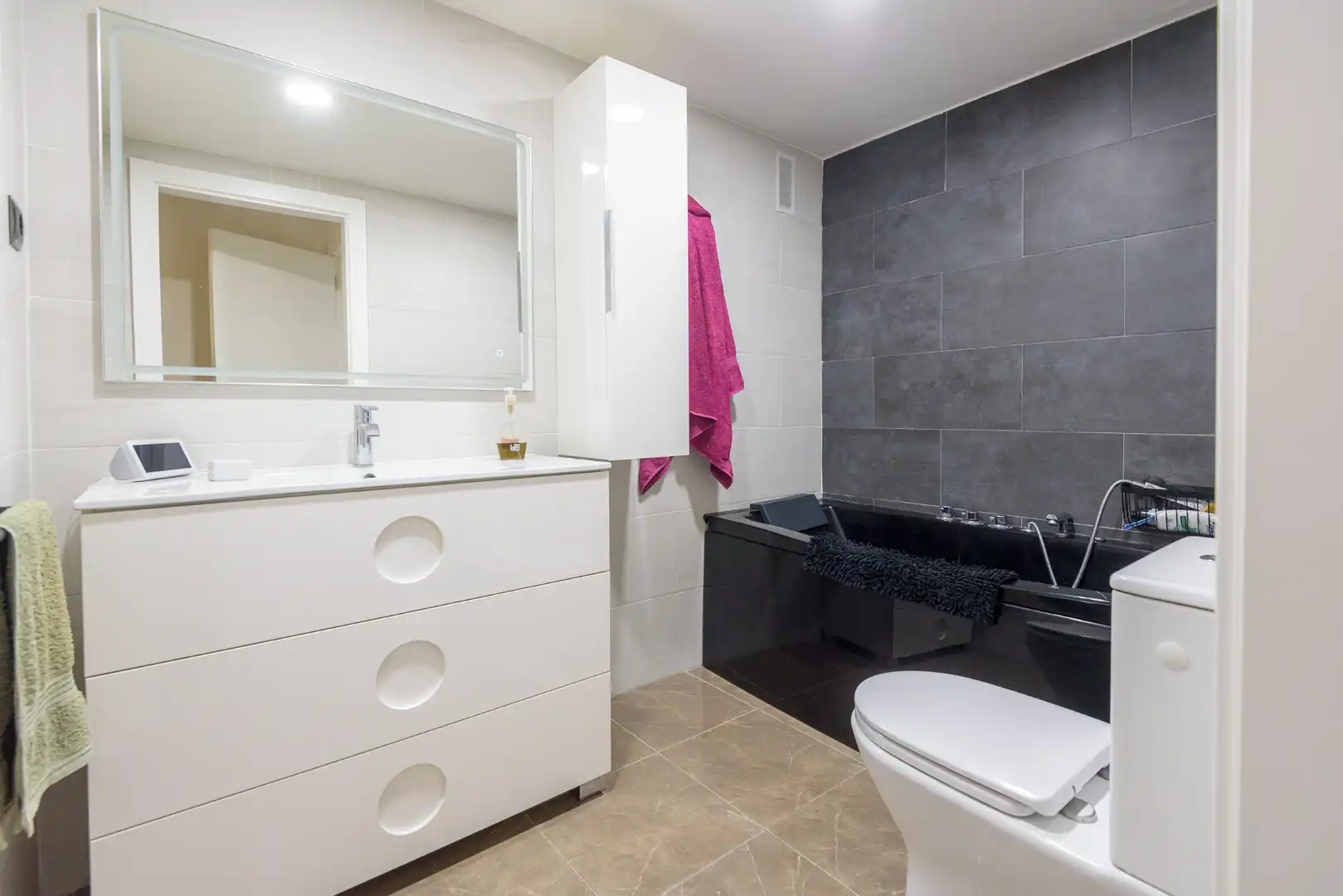 Bathroom of Flat for sale in Tarragona  with Air Conditioner, Heating and Storage room