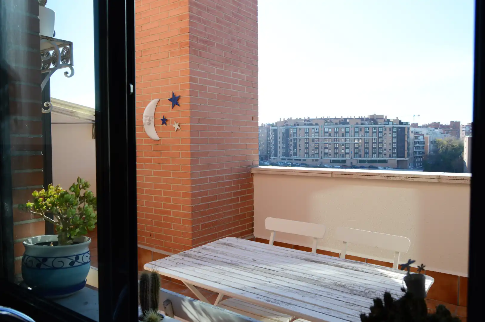 Balcony of Attic for rent in Madrid  with Air Conditioner, Heating and Parquet flooring