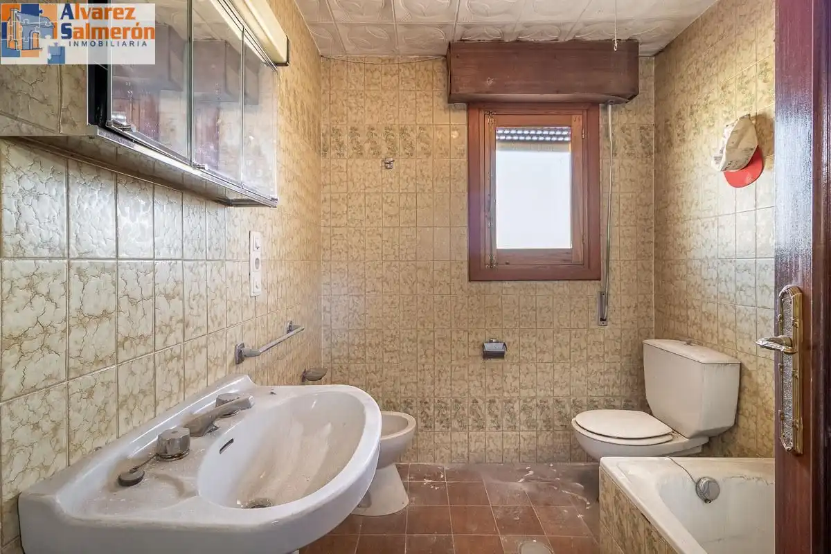Casa rústica amb piscina en venda a Santa Fe, imagen 25
