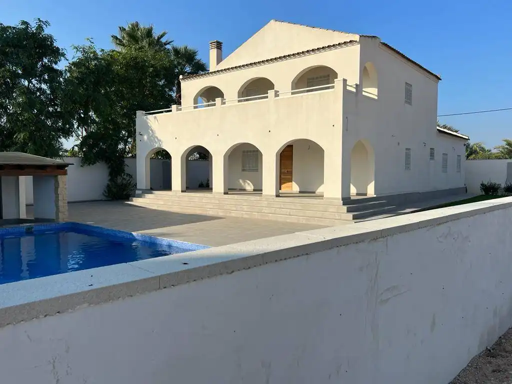 Villa con piscina in vendita a Cam. Arroba de Madriguera