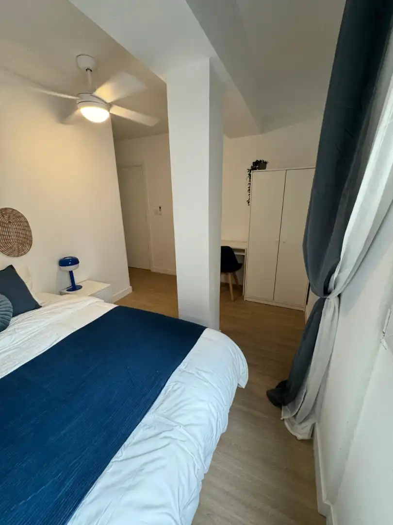 Bedroom of Apartments for share in  Valencia Capital  with Furnished, Oven and Washing machine