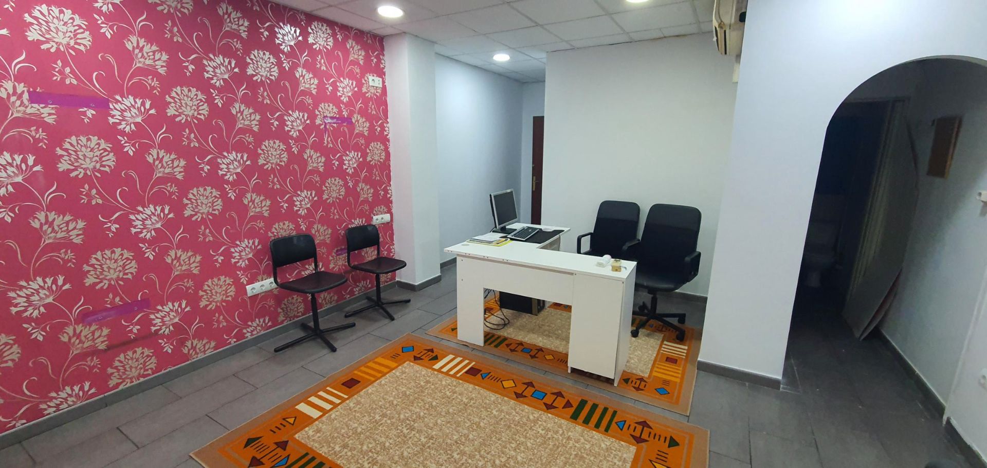 Premises for sale in  Valencia Capital  with Air Conditioner