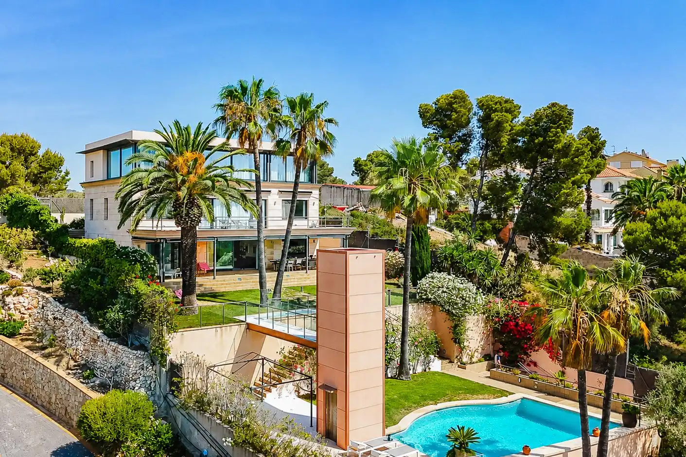 House with pool for sale in Vallpineda - Rocamar