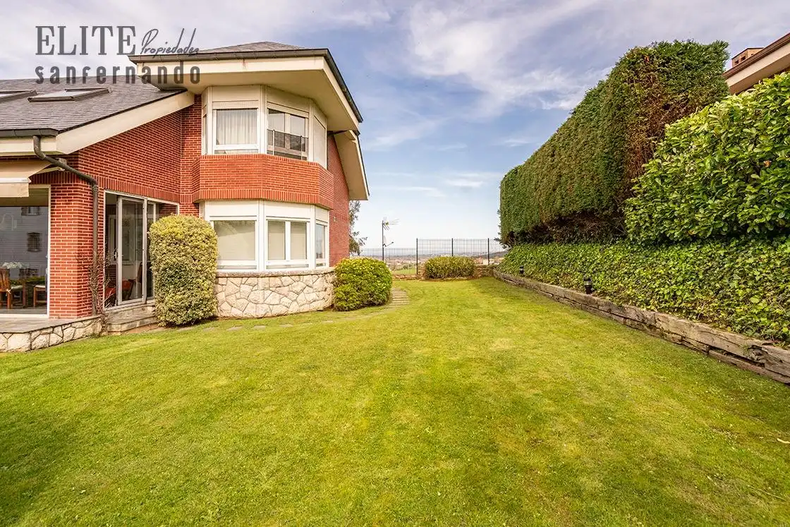 Vista exterior de Casa o chalet en venta en Piélagos con Calefacción, Jardín privado y Trastero