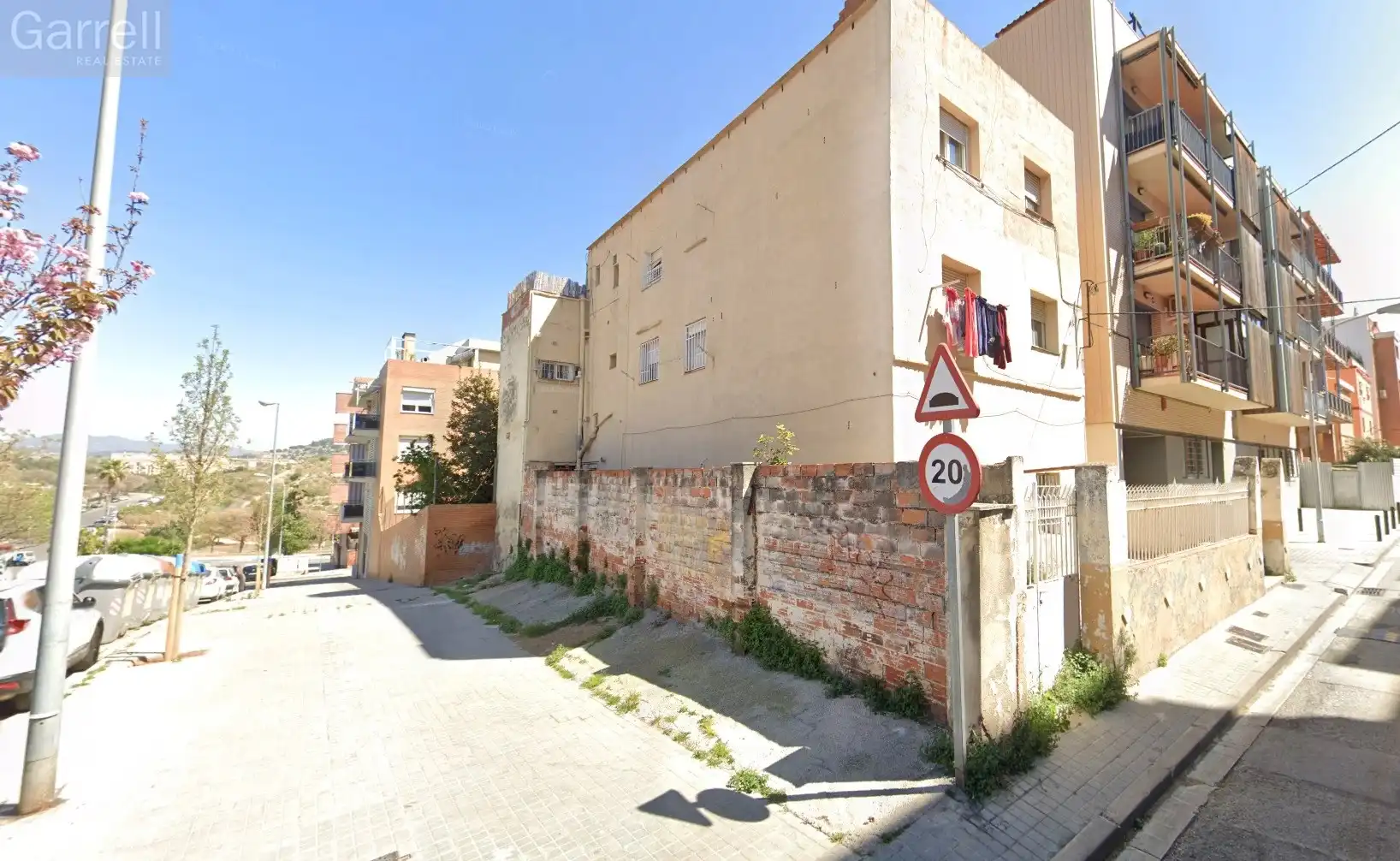 Flat for sale in PASSATGE SOLER I BIOSCA 
Es: Pl: Pt:
 BADALONA (BARCELONA)